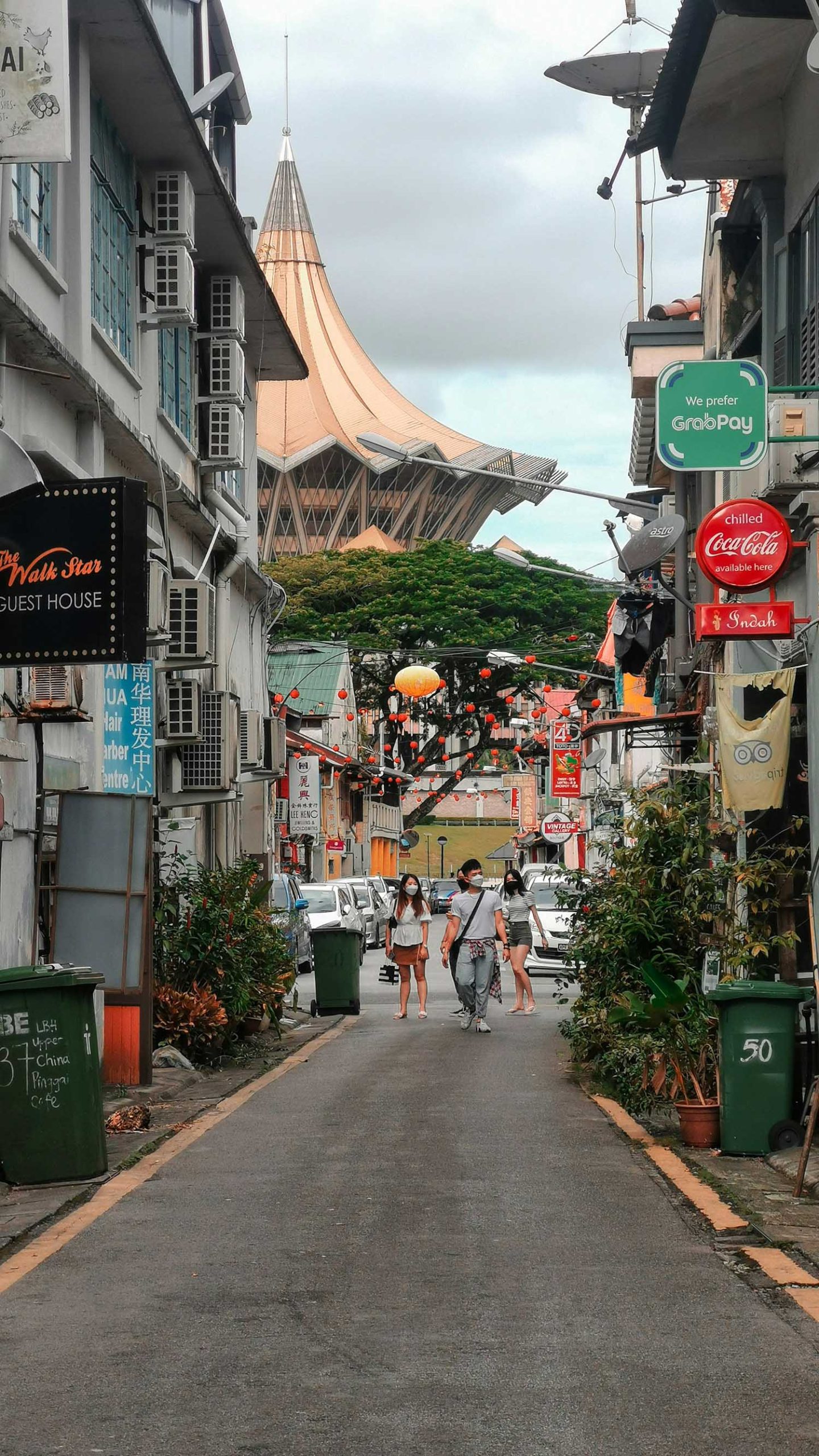 kuching-diem-du-lich-gia-re-o-chau-a-scaled.jpg